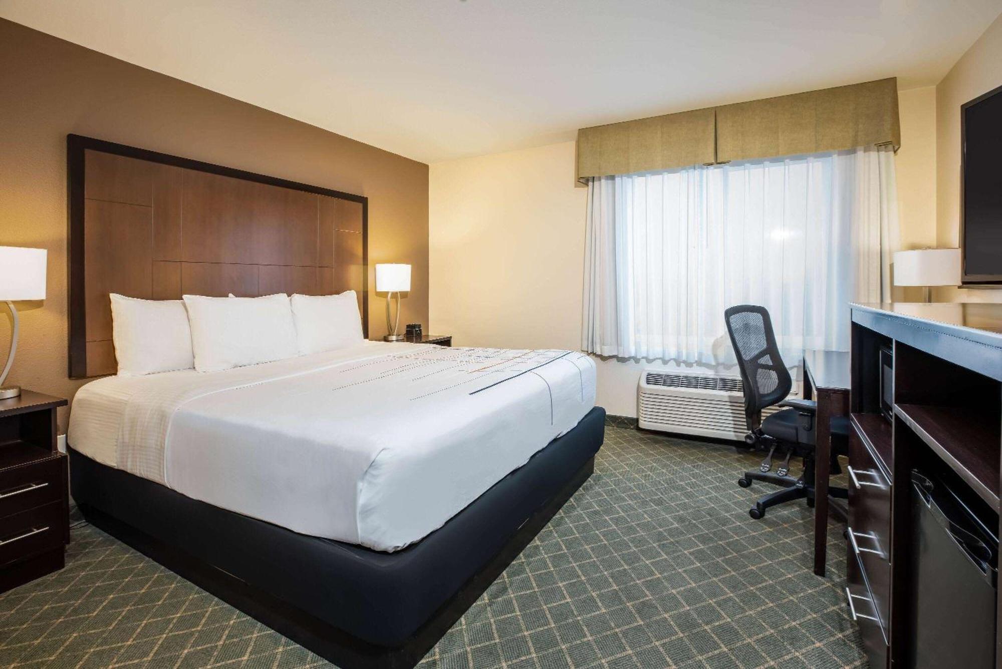 Hotel La Quinta By Wyndham Portland Airport Exterior foto